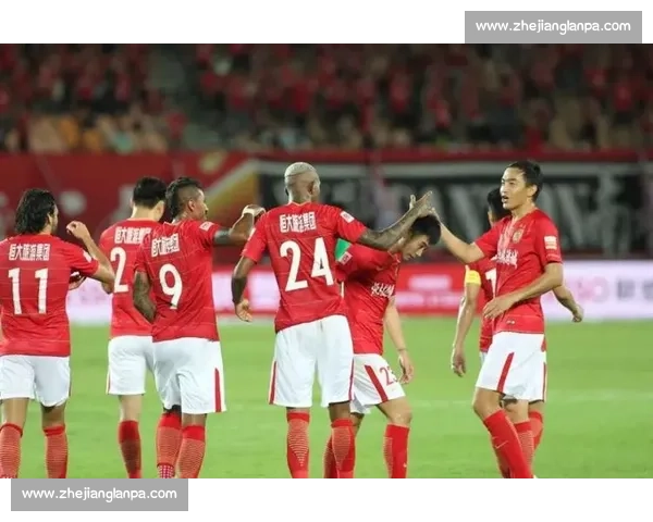 恒大对阵东方球迷情绪碰撞引发赛场内外热议风波持续发酵讨论升级